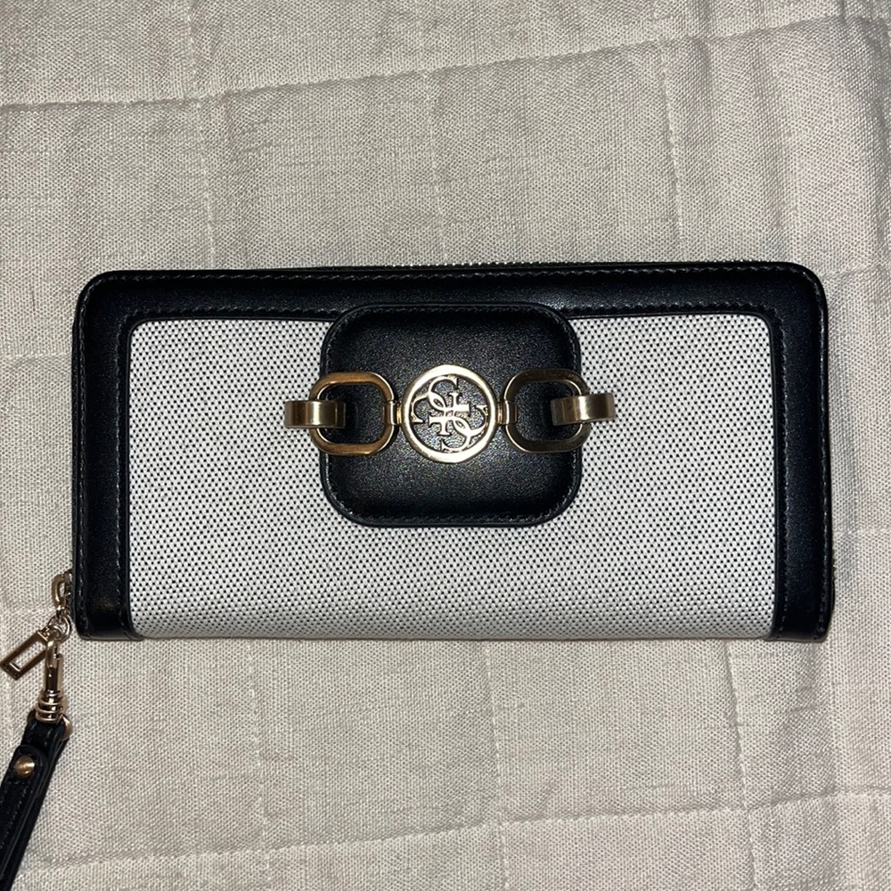 Guess wallet / wristlet